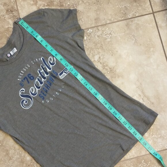 Women's Seattle Seahawks Gray Short Sleeve Tshirt by NFL Team Apparel Size Large - Picture 7 of 9